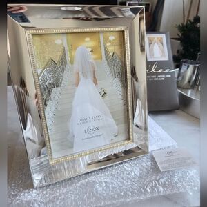 Lenox Silver and Jubilee Pearl 8x10 Frame